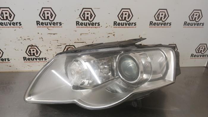 Używane Reflektor lewy Volkswagen Passat Variant (3C5) 2.0 TDI 140 Cena € 175,00 Procedura marży oferowane przez Autorecycling Reuvers B.V.