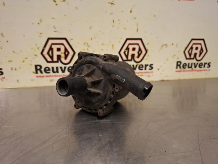 Begagnade Extra vattenpump Renault Zoé (AG) 46kW Pris € 35,00 Marginaltabell erbjuds av Autorecycling Reuvers B.V.