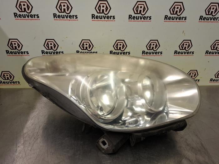 Używane Reflektor prawy Fiat Doblo Cargo (263) 1.3 MJ 16V DPF Euro 5 Cena € 50,00 Procedura marży oferowane przez Autorecycling Reuvers B.V.