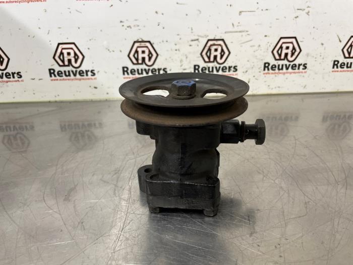 Usagé Pompe de direction Kia Joice 2.0 16V Prix € 35,00 Règlement à la marge proposé par Autorecycling Reuvers B.V.