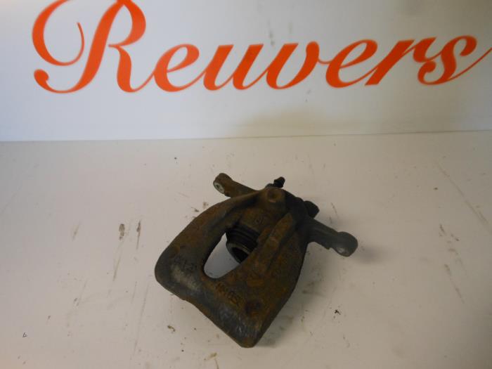 Gebrauchte Bremszange rechts vorne Opel Corsa C (F08/68) 1.7 DI 16V Preis € 25,00 Margenregelung angeboten von Autorecycling Reuvers B.V.