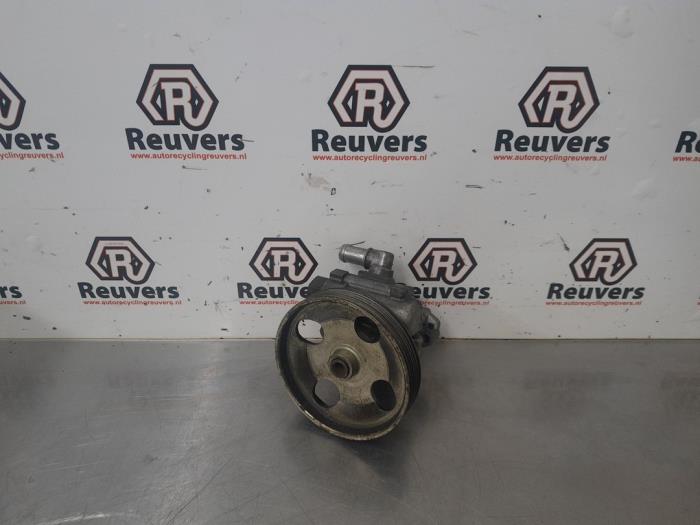 Usagé Pompe de direction Peugeot 607 (9D/U) 2.2 HDi 16V FAP Prix € 35,00 Règlement à la marge proposé par Autorecycling Reuvers B.V.