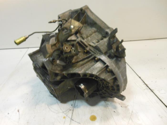 Getriebe van een Rover 75 2.5 V6 24V Charme 2000