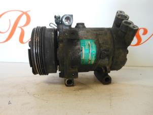 Used Air conditioning pump Renault Clio III (BR/CR) 1.2 16V 75 Price € 50,00 Margin scheme offered by Autorecycling Reuvers B.V.