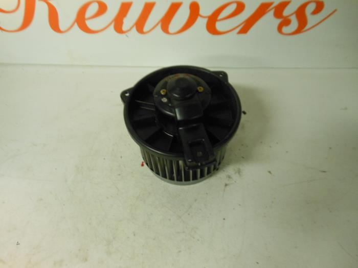 Heating and ventilation fan motor from a Honda Logo (GA33) 1.3 1999