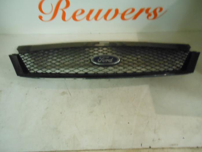 Używane Grill Ford Mondeo III Wagon 2.0 TDCi 130 16V Cena € 35,00 Procedura marży oferowane przez Autorecycling Reuvers B.V.