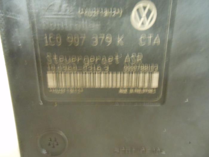 Begagnade ABS-pump Seat Leon (1M1) 1.9 TDI 110 Pris € 50,00 Marginaltabell erbjuds av Autorecycling Reuvers B.V.