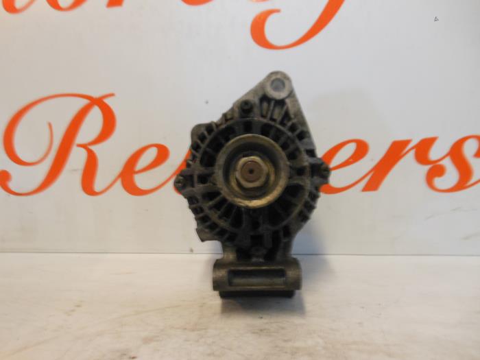 Begagnade Dynamo Ford Fiesta 4 1.25 16V Pris € 35,00 Marginaltabell erbjuds av Autorecycling Reuvers B.V.