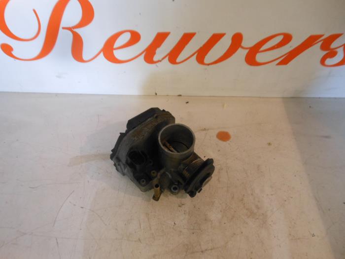 Gebrauchte Drosselklappengehäuse Skoda Felicia II (6U1) 1.3 Preis € 40,00 Margenregelung angeboten von Autorecycling Reuvers B.V.
