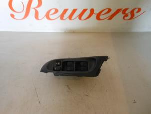 Used Multi-functional window switch Nissan Almera (N16) 2.2 Di 16V Price € 20,00 Margin scheme offered by Autorecycling Reuvers B.V.