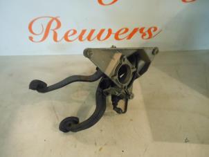 Used Clutch pedal BMW Mini One/Cooper (R50) 1.6 16V One Price € 40,00 Margin scheme offered by Autorecycling Reuvers B.V.