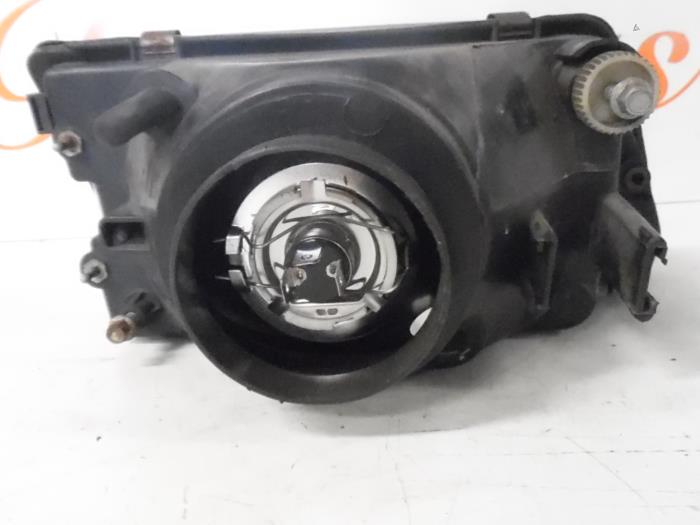 Używane Reflektor lewy Fiat Cinquecento 0.9 i.e. S Cena € 35,00 Procedura marży oferowane przez Autorecycling Reuvers B.V.