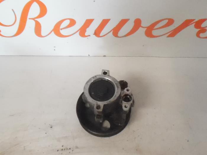 Usagé Pompe de direction Chevrolet Lacetti (KLAN) 1.4 16V Prix € 50,00 Règlement à la marge proposé par Autorecycling Reuvers B.V.