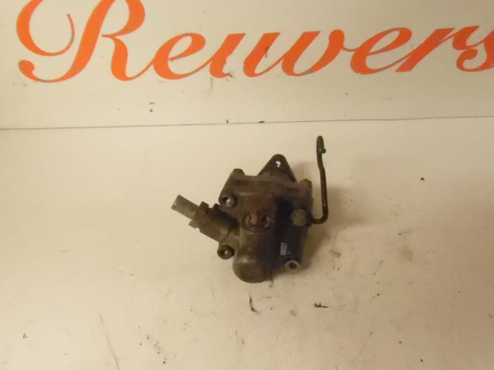 Usagé Pompe de direction Audi A4 (B5) 1.6 Prix € 40,00 Règlement à la marge proposé par Autorecycling Reuvers B.V.