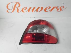 Używane Tylne swiatlo pozycyjne prawe Renault Megane Scénic (JA) 1.6 RT Cena € 20,00 Procedura marży oferowane przez Autorecycling Reuvers B.V.