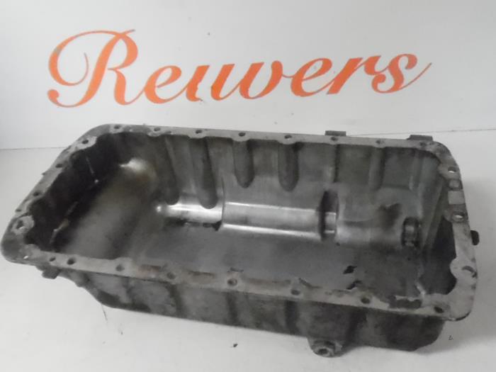 Usagé Couvercle carter Peugeot 307 Break (3E) 2.0 HDi 110 FAP Prix € 50,00 Règlement à la marge proposé par Autorecycling Reuvers B.V.