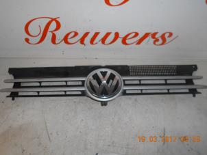 Usagé Calandre Volkswagen Golf IV (1J1) 1.6 16V Prix € 20,00 Règlement à la marge proposé par Autorecycling Reuvers B.V.