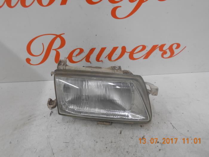 Używane Reflektor prawy Opel Astra F Caravan (51/52) 1.6i Cena € 30,00 Procedura marży oferowane przez Autorecycling Reuvers B.V.