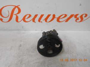 Usados Bomba de dirección asistida Renault Laguna II (BG) 1.8 16V Precio € 40,00 Norma de margen ofrecido por Autorecycling Reuvers B.V.