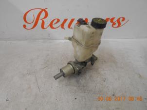 Used Master cylinder Peugeot 407 SW (6E) 2.0 HDiF 16V Price € 25,00 Margin scheme offered by Autorecycling Reuvers B.V.