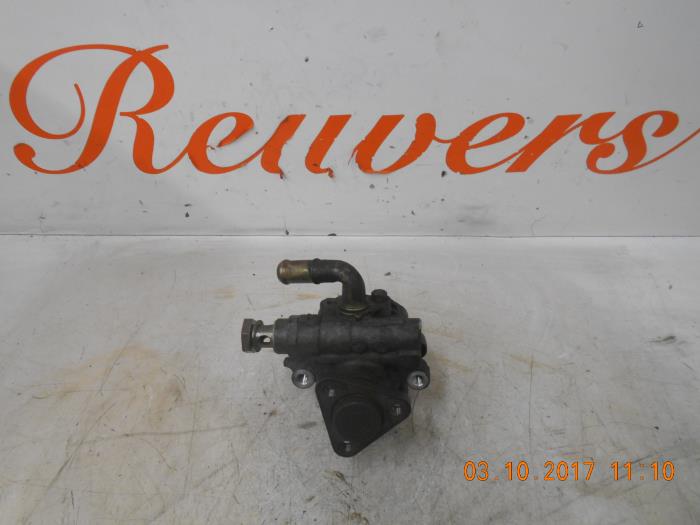 Usagé Pompe de direction Volkswagen Passat (3B3) 2.0 Prix € 50,00 Règlement à la marge proposé par Autorecycling Reuvers B.V.