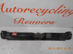 Used Lock plate Volkswagen Transporter/Caravelle T4 2.4 D Price € 35,00 Margin scheme offered by Autorecycling Reuvers B.V.