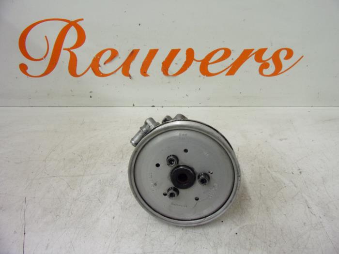 Usagé Pompe de direction Audi A6 (C5) 2.5 TDI V6 24V Prix € 100,00 Règlement à la marge proposé par Autorecycling Reuvers B.V.
