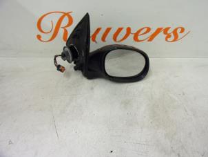Used Wing mirror, right Peugeot 206 (2A/C/H/J/S) 1.4 HDi Price € 30,00 Margin scheme offered by Autorecycling Reuvers B.V.