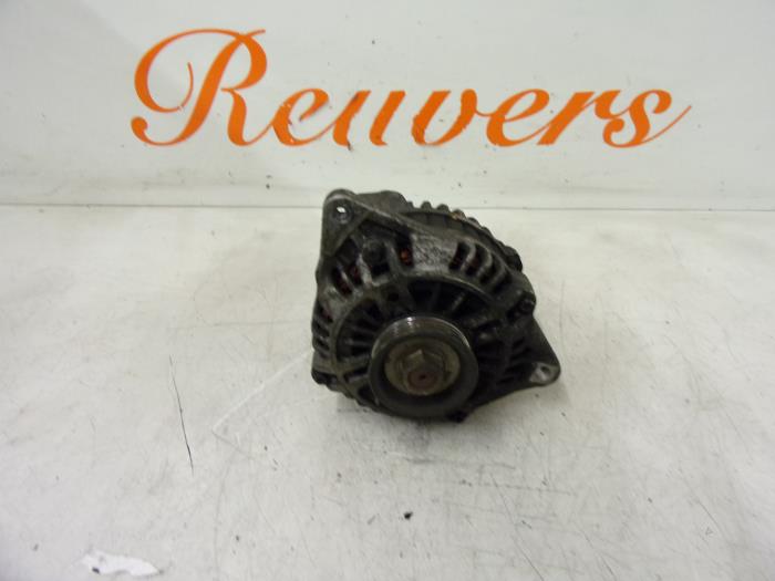 Gebrauchte Dynamo Mitsubishi Carisma 1.8 GDI 16V Preis € 30,00 Margenregelung angeboten von Autorecycling Reuvers B.V.