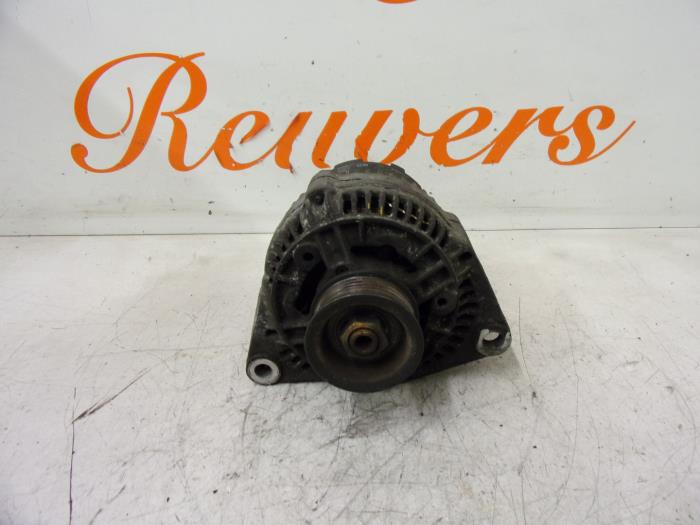 Begagnade Dynamo Saab 9000 CS 2.0i 16V CS,CSE Pris € 40,00 Marginaltabell erbjuds av Autorecycling Reuvers B.V.