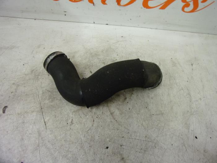 Gebrauchte Intercooler Schlauch Mercedes A (W169) 2.0 A-160 CDI 16V 5-Drs. Preis € 25,00 Margenregelung angeboten von Autorecycling Reuvers B.V.