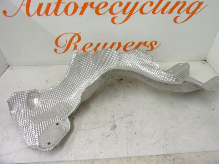 Gebrauchte Hitzeschild Auspuff Citroen C2 (JM) 1.1 Preis € 35,00 Margenregelung angeboten von Autorecycling Reuvers B.V.