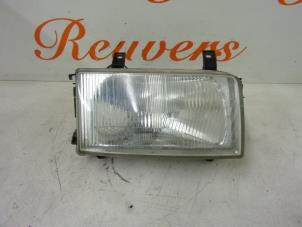 Used Headlight, right Volkswagen Transporter/Caravelle T4 2.5 TDI Price € 25,00 Margin scheme offered by Autorecycling Reuvers B.V.