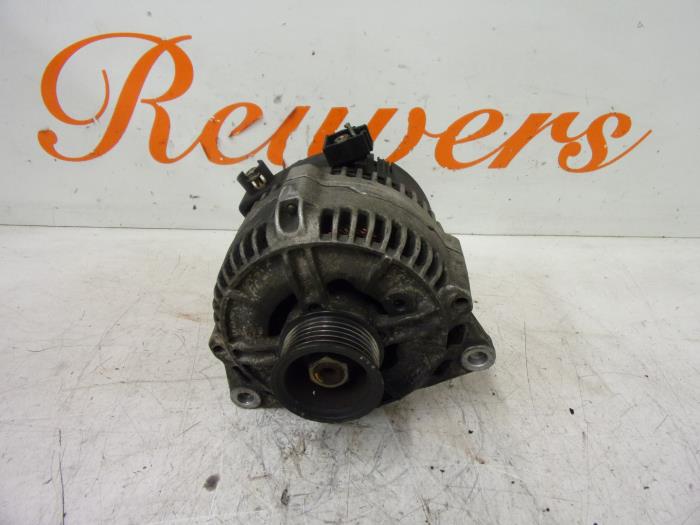 Begagnade Dynamo Ford Mondeo II 1.8i 16V E2/96 EEC Pris € 40,00 Marginaltabell erbjuds av Autorecycling Reuvers B.V.