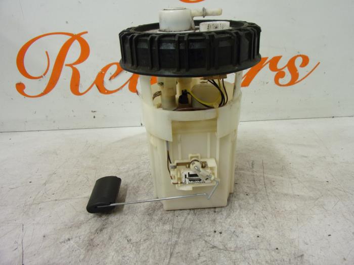 Electric fuel pump from a Kia Picanto (BA) 1.0 12V 2005