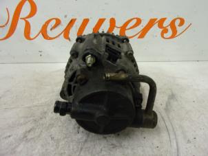 Dynamo van een Hyundai Trajet 2.0 CRDi 16V 2002