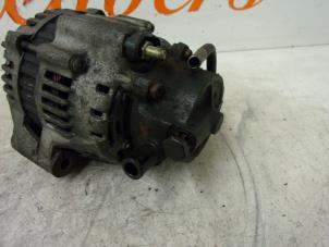Dynamo van een Hyundai Trajet 2.0 CRDi 16V 2002