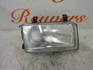 Used Headlight, right Volkswagen Transporter/Caravelle T4 2.4 D Price € 40,00 Margin scheme offered by Autorecycling Reuvers B.V.