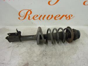 Used Front shock absorber rod, right Dacia Sandero I (BS) 1.2 16V Price € 40,00 Margin scheme offered by Autorecycling Reuvers B.V.