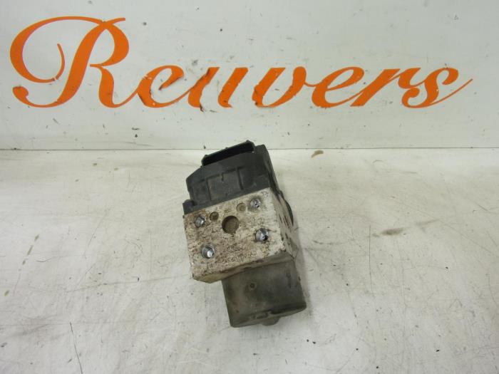 Begagnade ABS-pump Ford Transit 2.0 TDdi 16V 260S Pris € 75,00 Marginaltabell erbjuds av Autorecycling Reuvers B.V.