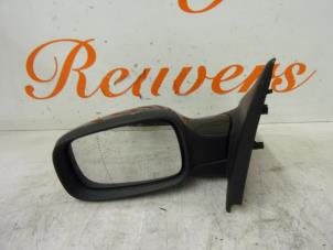 Used Wing mirror, left Renault Clio III (BR/CR) 1.2 16V TCe 100 Price € 30,00 Margin scheme offered by Autorecycling Reuvers B.V.