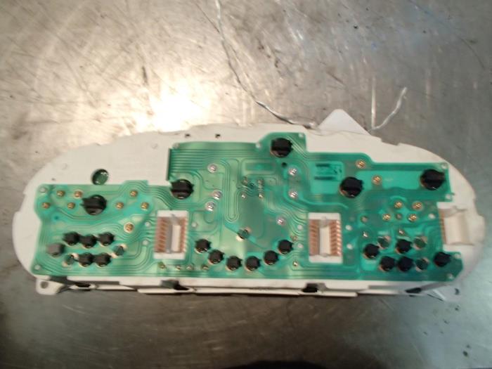 Begagnade Instrumentpanel Chevrolet Evanda 2.0 16V Pris € 75,00 Marginaltabell erbjuds av Autosloopbedrijf Jan Pronk B.V.