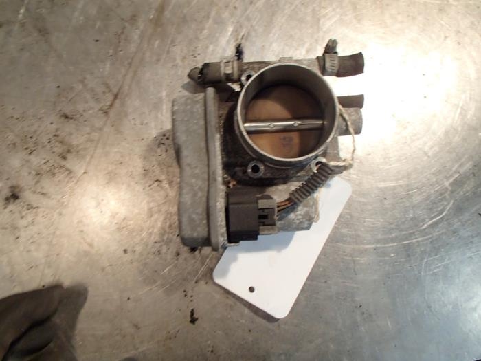 Gebrauchte Drosselklappengehäuse Opel Omega B Caravan (21/22/23) 2.2 16V Preis € 25,00 Margenregelung angeboten von Autosloopbedrijf Jan Pronk B.V.