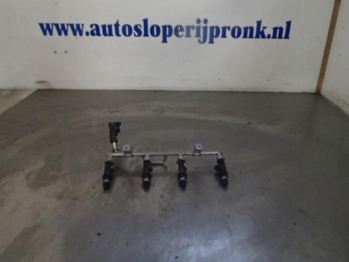 Gebrauchte Einspritzdüse (Einspritzer) Opel Astra G (F08/48) 1.6 Preis € 50,00 Margenregelung angeboten von Autosloopbedrijf Jan Pronk B.V.
