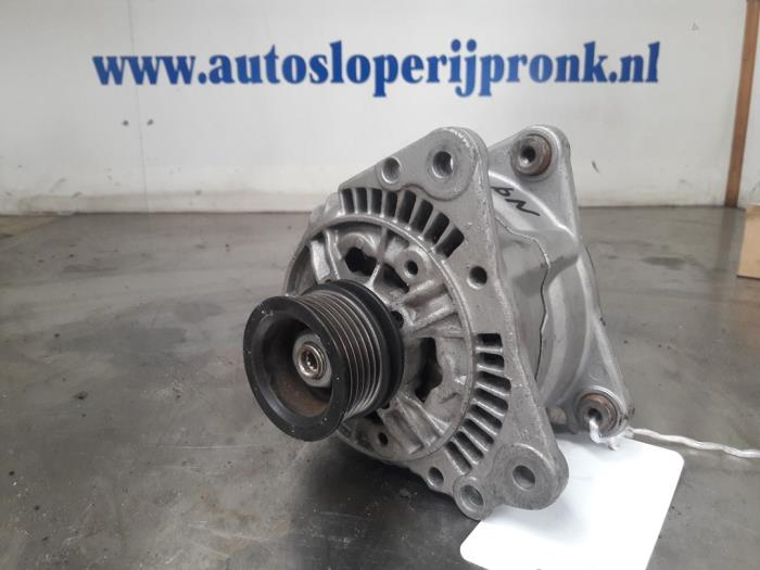 Begagnade Dynamo Volkswagen Polo III (6N1) 1.3i 55 Pris € 35,00 Marginaltabell erbjuds av Autosloopbedrijf Jan Pronk B.V.