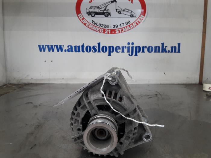 Usagé Dynamo Fiat Stilo (192A/B) 1.6 16V Prix € 50,00 Règlement à la marge proposé par Autosloopbedrijf Jan Pronk B.V.