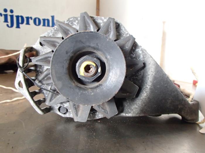 Begagnade Dynamo Renault Twingo (C06) 1.2 SPi Phase I Pris € 35,00 Marginaltabell erbjuds av Autosloopbedrijf Jan Pronk B.V.