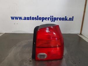 Używane Tylne swiatlo pozycyjne prawe Volkswagen Lupo (6X1) 1.2 TDI 3L Cena € 30,00 Procedura marży oferowane przez Autosloopbedrijf Jan Pronk B.V.