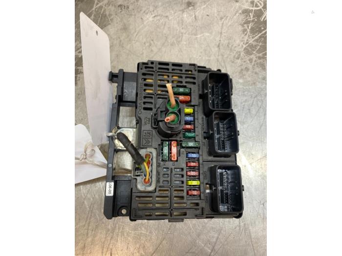 Fuse box from a Citroen C5 2005