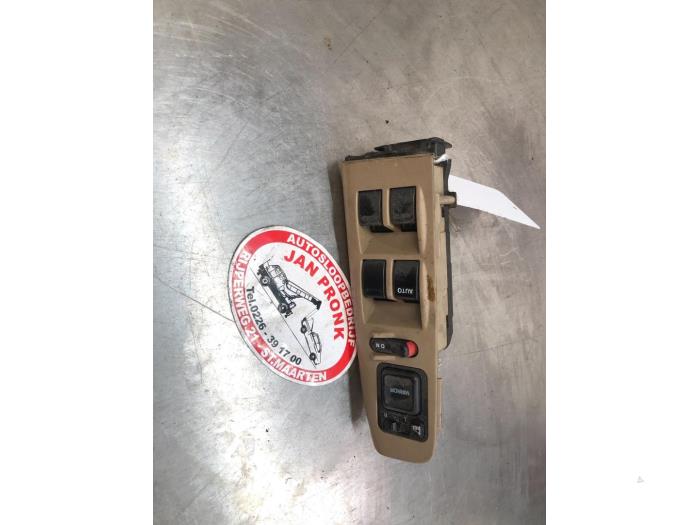 Usados Interruptor de ventanilla eléctrica Honda Shuttle (RA) 2.3i LS,ES 16V Precio € 35,00 Norma de margen ofrecido por Autosloopbedrijf Jan Pronk B.V.